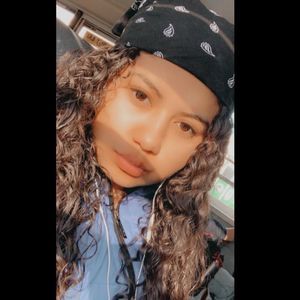 Meet your Posher, Victoria